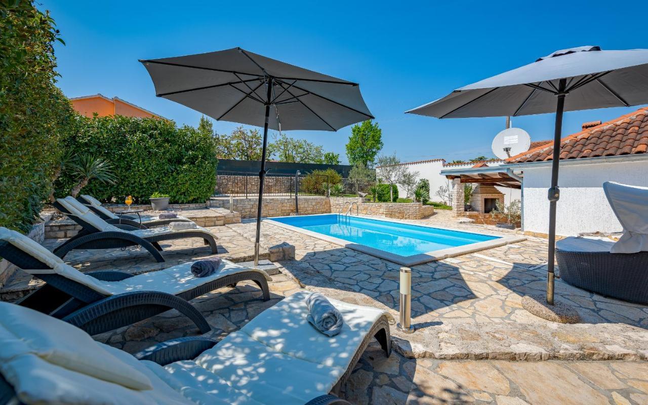 Villa Lemme Ровінь Екстер'єр фото