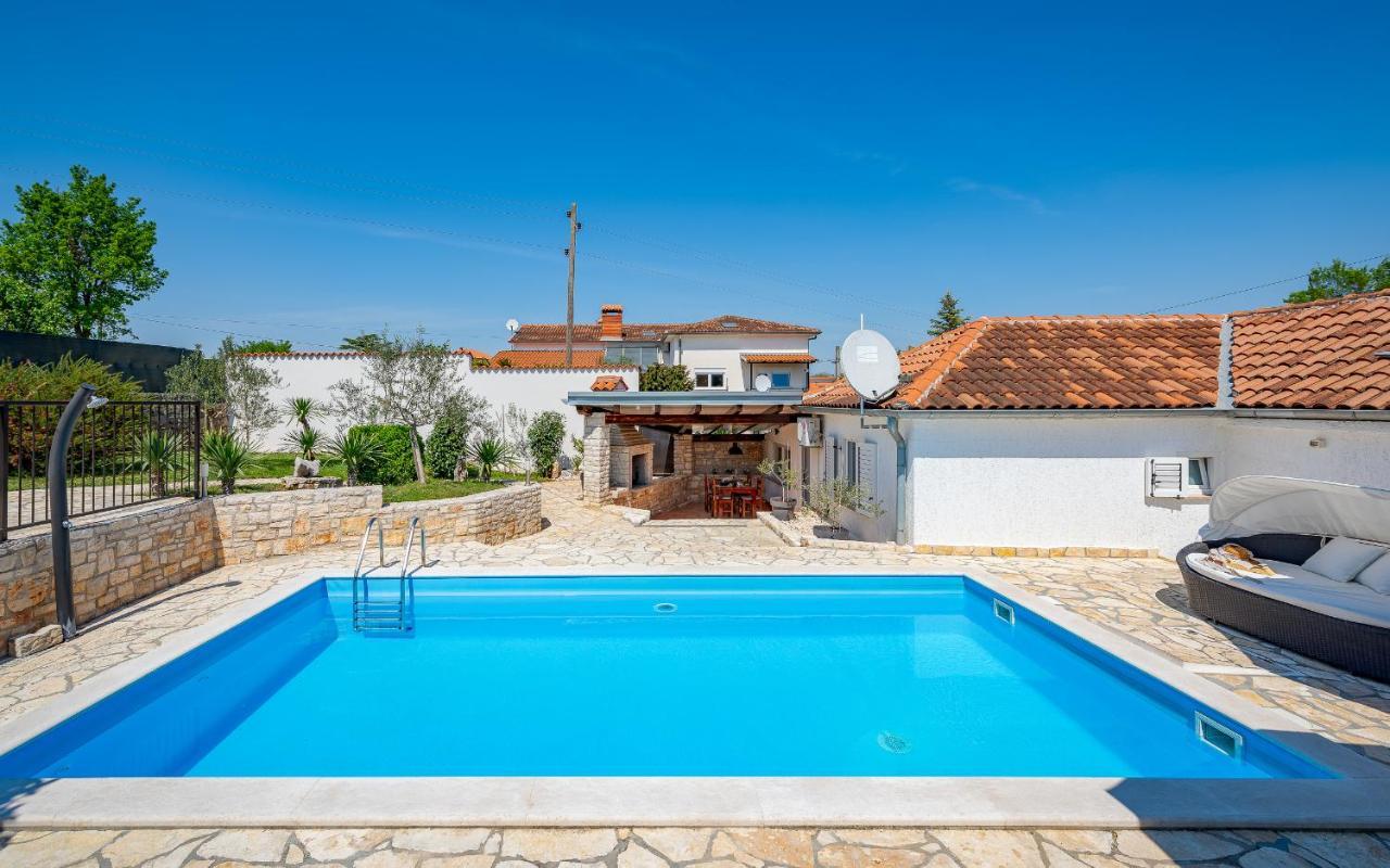 Villa Lemme Ровінь Екстер'єр фото